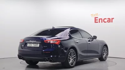 Maserati GHIBLI