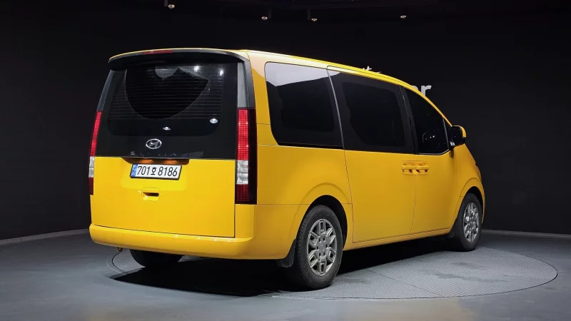 Hyundai Staria