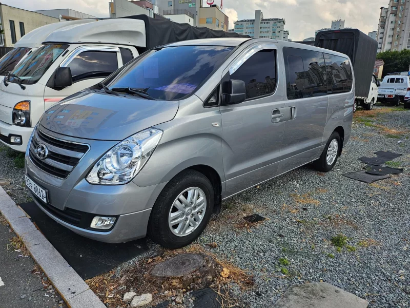 Hyundai Starex