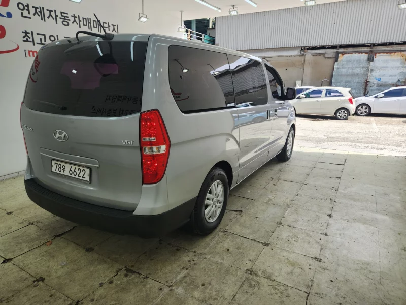 Hyundai Grand Starex