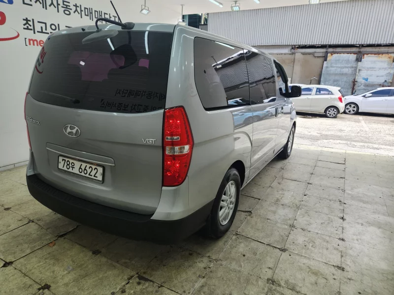 Hyundai Grand Starex
