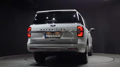 Ford EXPEDITION