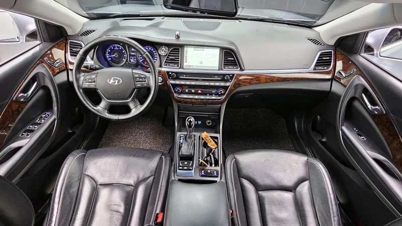 Hyundai Aslan