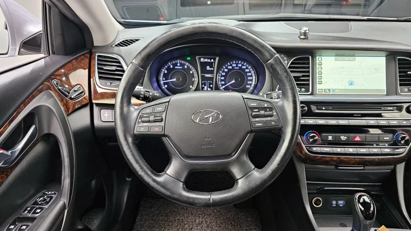Hyundai Aslan