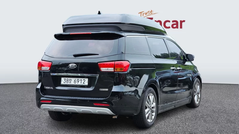 Kia Carnival