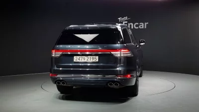 Lincoln AVIATOR