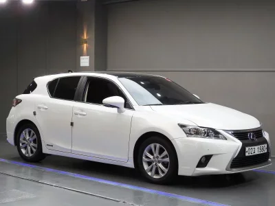 Lexus CT200h