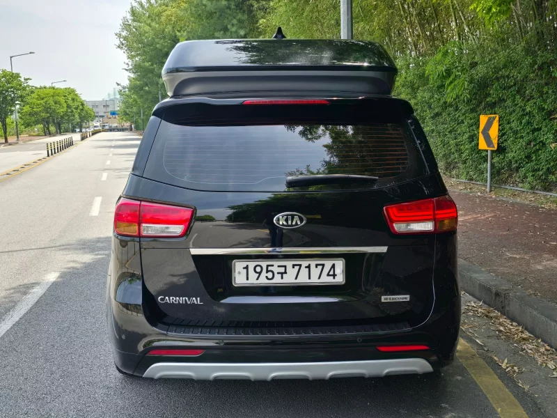 Kia Carnival