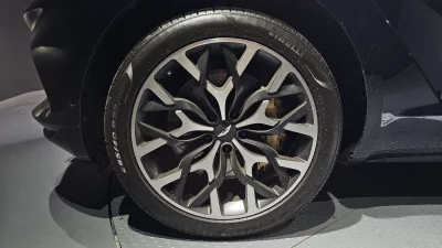 Astonmartin DBX