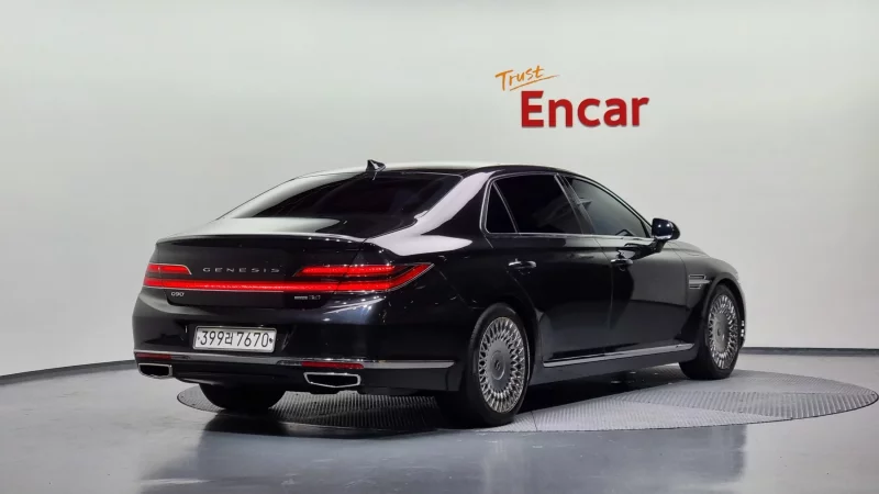 Genesis G90