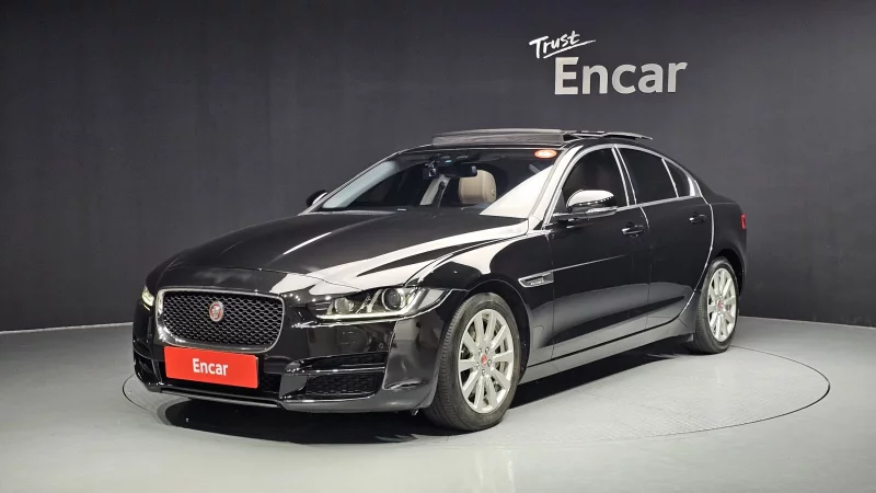 Jaguar XE