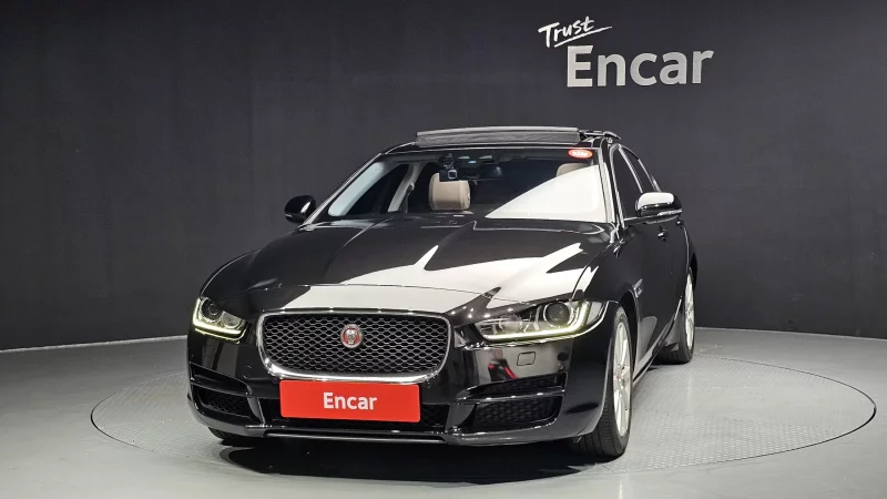 Jaguar XE