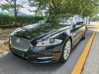 Jaguar XJ
