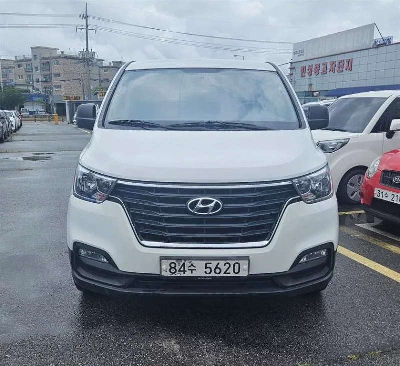 Hyundai Starex