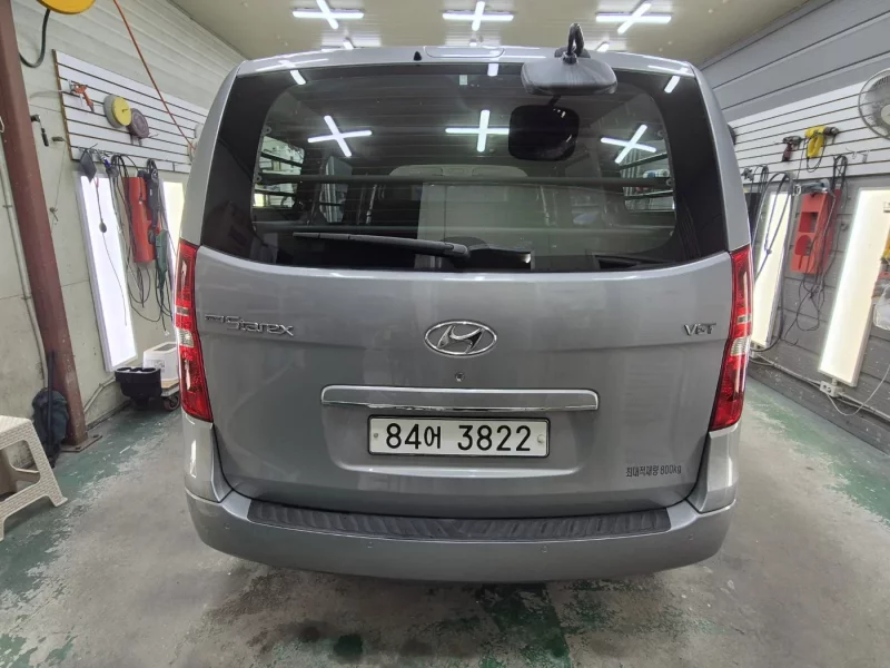 Hyundai Starex