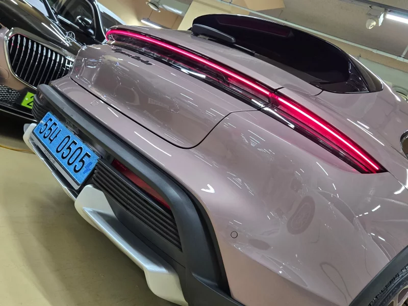 Porsche TAYCAN