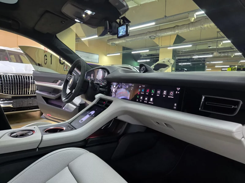 Porsche TAYCAN