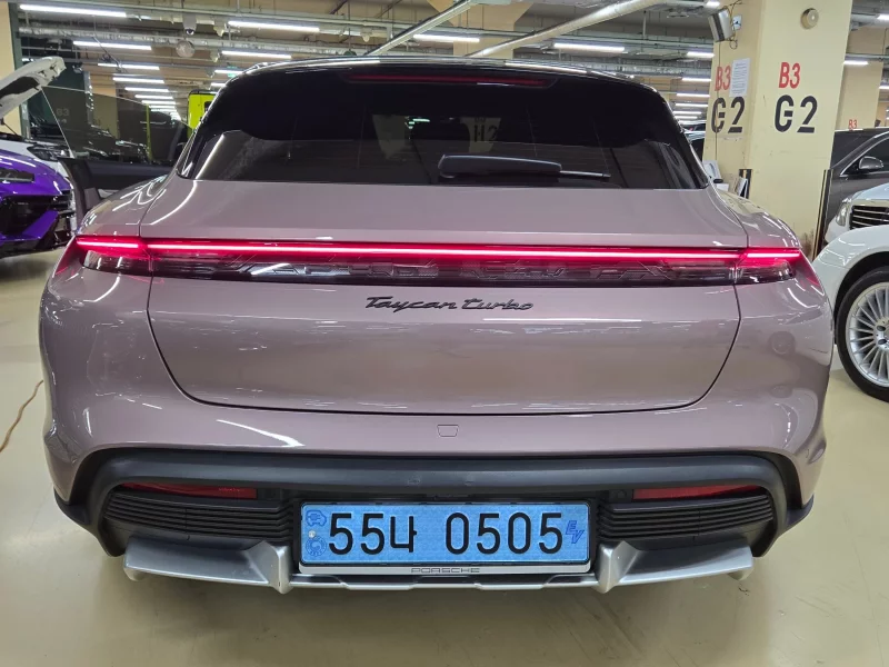 Porsche TAYCAN