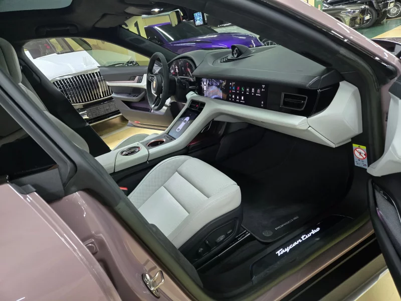 Porsche TAYCAN