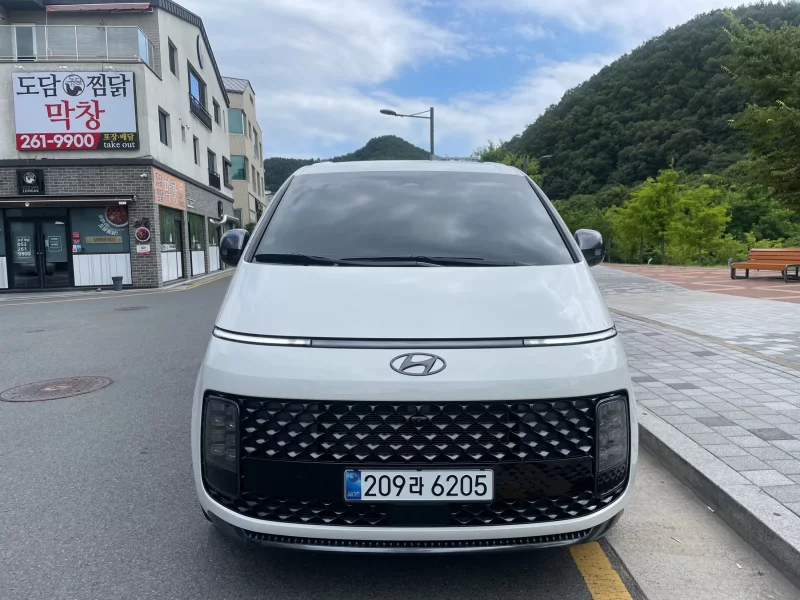 Hyundai Staria