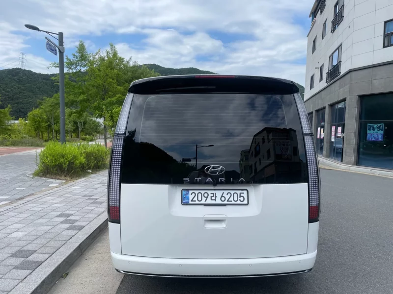 Hyundai Staria