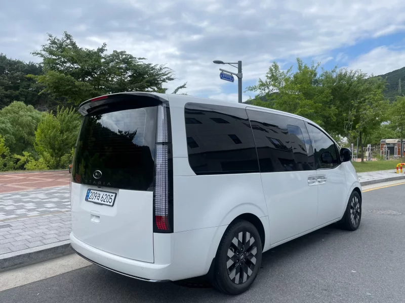 Hyundai Staria