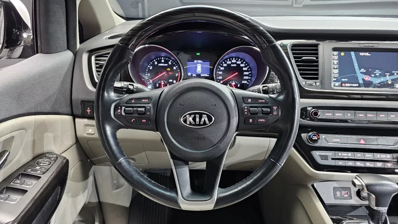 Kia Carnival