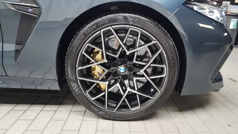 BMW M8