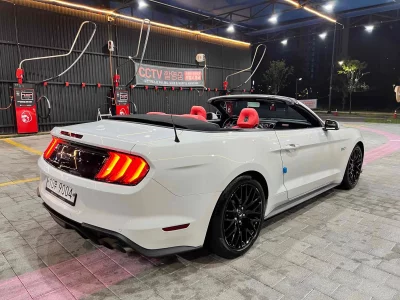 Ford MUSTANG
