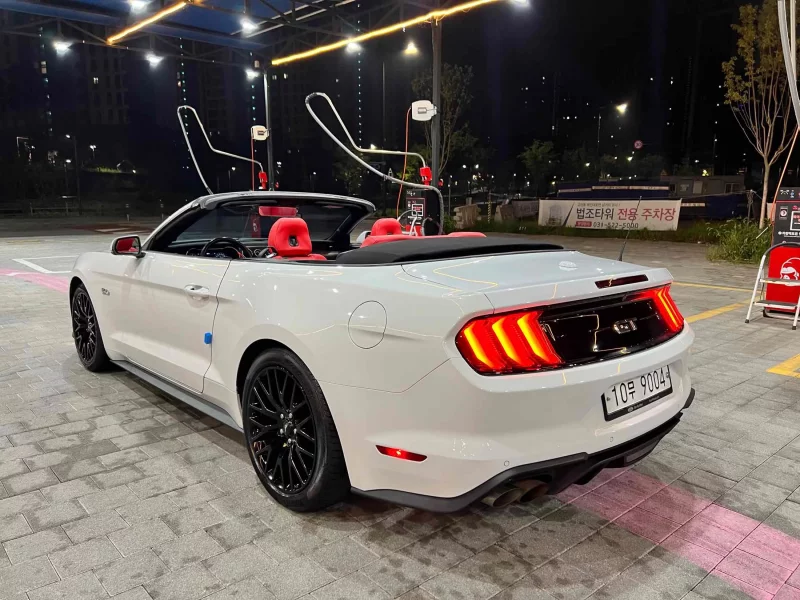Ford MUSTANG