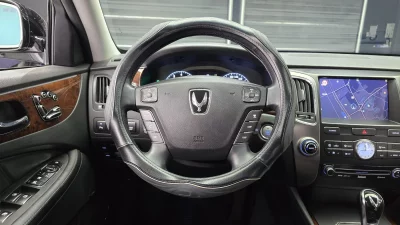 Hyundai Equus