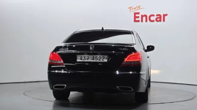 Hyundai Equus