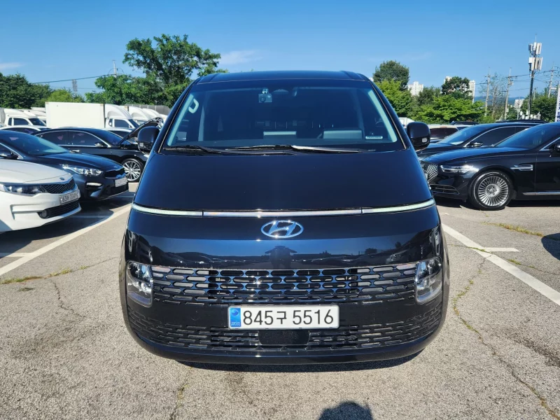 Hyundai Staria