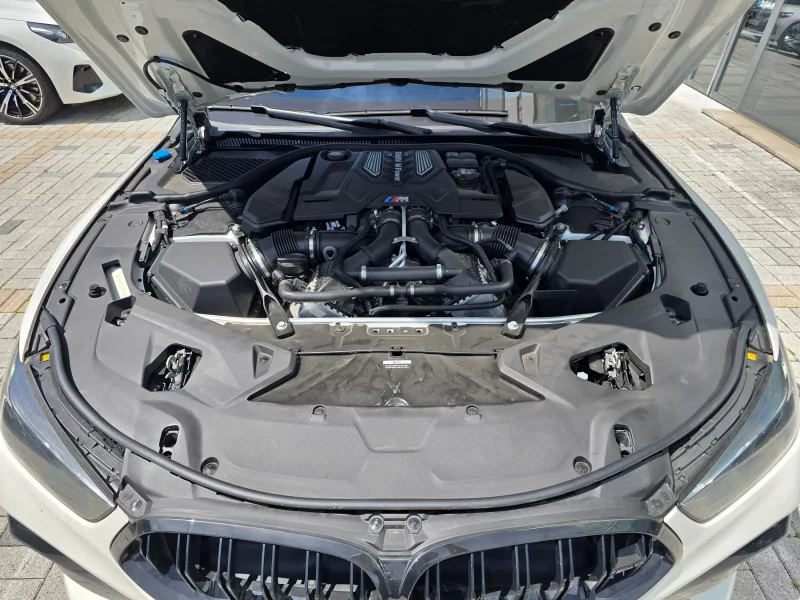 BMW M8