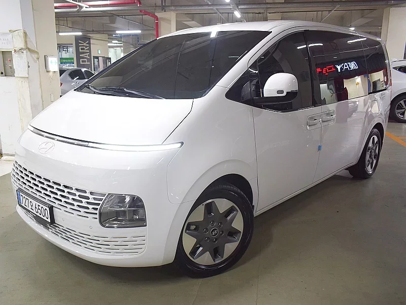 Hyundai Staria
