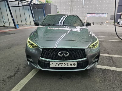 Infiniti Q30