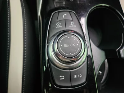 Infiniti Q30