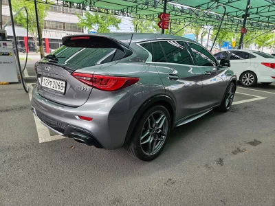 Infiniti Q30