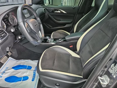 Infiniti Q30