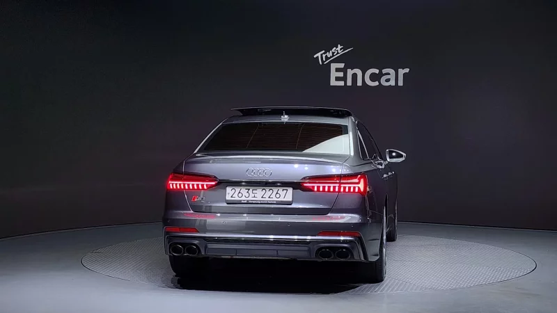 Audi S6