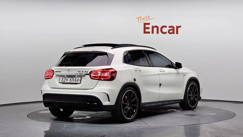 Mercedes-Benz GLA-Class