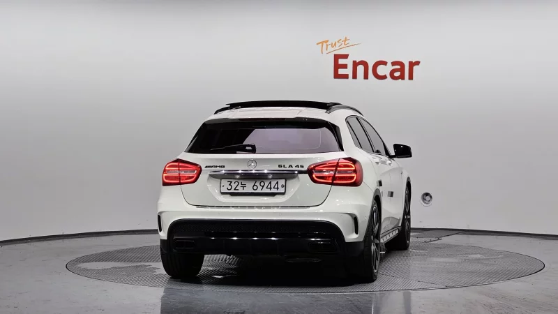 Mercedes-Benz GLA-Class