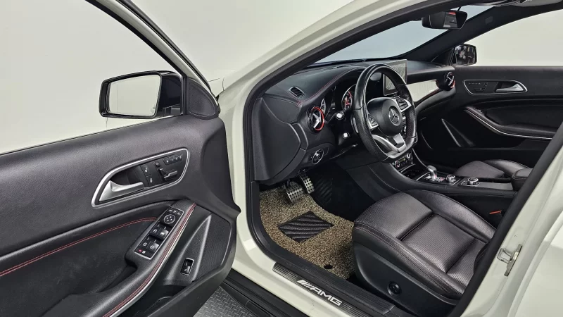 Mercedes-Benz GLA-Class