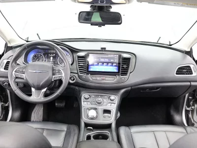 Chrysler 200