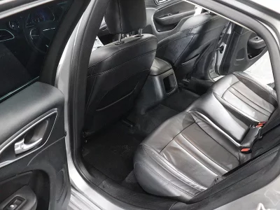 Chrysler 200