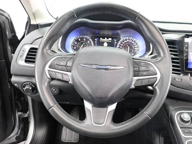 Chrysler 200