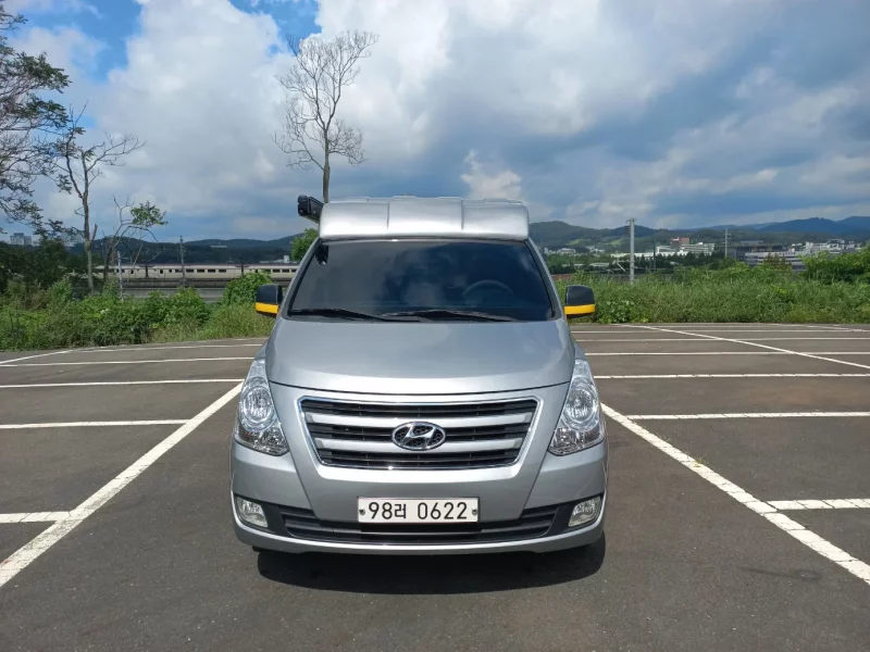 Hyundai Starex