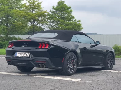Ford MUSTANG