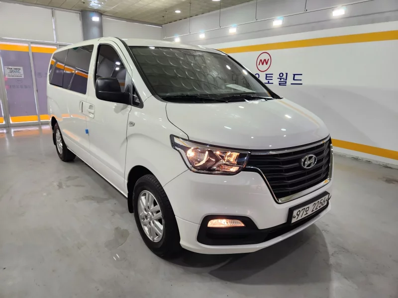 Hyundai Starex