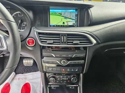 Infiniti Q30